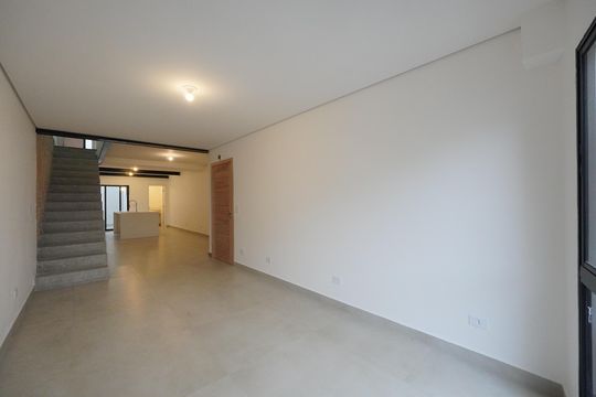 Sala de casa à venda com 2 quartos, 130m² em Vila Mariana, São Paulo