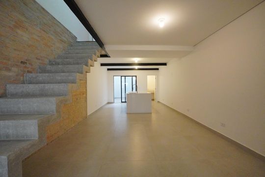 Casa à venda com 2 quartos, 130m² em Vila Mariana, São Paulo