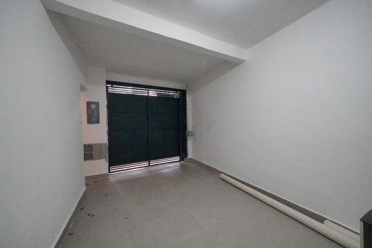 Garagem de casa à venda com 2 quartos, 130m² em Vila Mariana, São Paulo