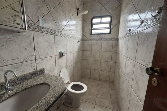 Banheiro Corredor de casa à venda com 3 quartos, 100m² em Setor Pedro Ludovico, Goiânia