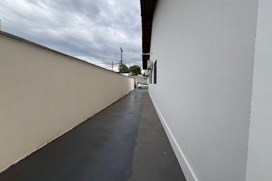 Garagem de casa à venda com 3 quartos, 100m² em Setor Pedro Ludovico, Goiânia