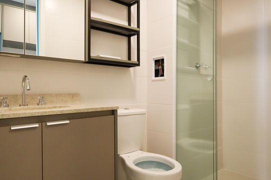 Banheiro de kitnet/studio para alugar com 1 quarto, 29m² em Campo Belo, São Paulo