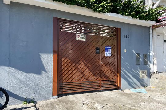 Fachada de casa para alugar com 3 quartos, 300m² em Jardim Rosalina, Cotia