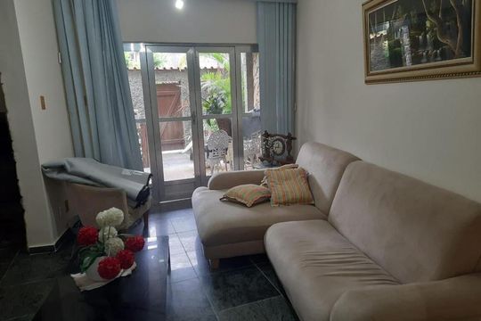 Casa para alugar com 3 quartos, 200m² em Jardim Alvorada, Nova Iguaçu