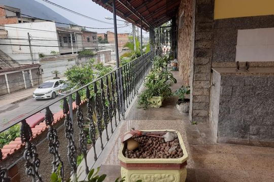 Casa para alugar com 3 quartos, 200m² em Jardim Alvorada, Nova Iguaçu