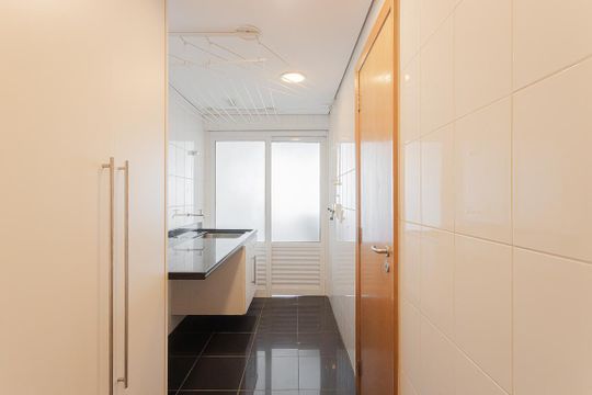 Área de Serviço de apartamento para alugar com 2 quartos, 176m² em Pompeia, São Paulo