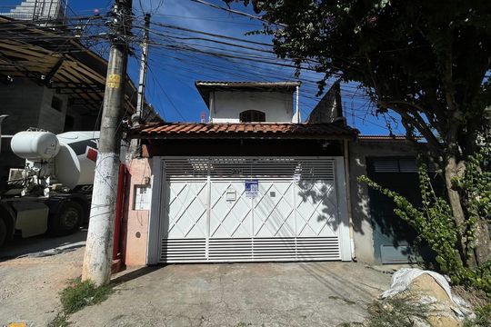 Fachada + Placa de casa para alugar com 4 quartos, 250m² em Itaquera, São Paulo