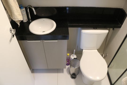 Banheiro de apartamento para alugar com 2 quartos, 36m² em Várzea da Barra Funda, São Paulo