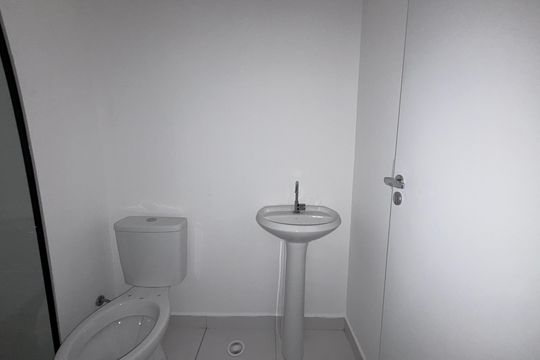 Banheiro de apartamento para alugar com 1 quarto, 28m² em Brás, São Paulo