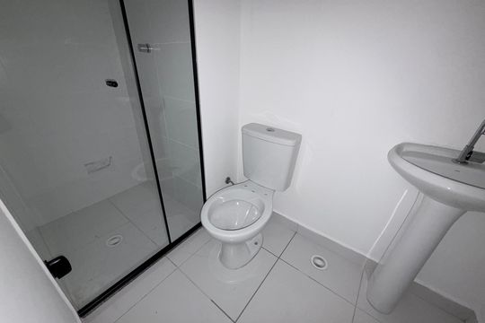 Banheiro de apartamento para alugar com 1 quarto, 28m² em Brás, São Paulo