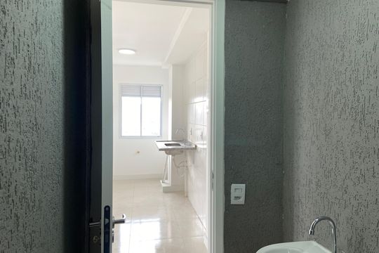 Banheiro de apartamento para alugar com 2 quartos, 42m² em I.a.p.i., Osasco