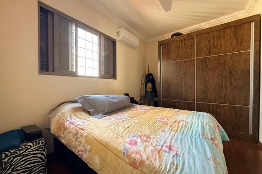 Quarto de casa à venda com 5 quartos, 639m² em Alto Caiçaras, Belo Horizonte