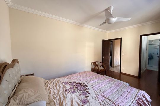 Quarto de casa à venda com 5 quartos, 639m² em Alto Caiçaras, Belo Horizonte