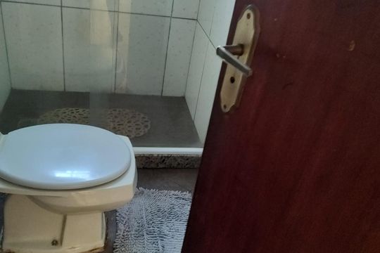 Banheiro de casa à venda com 2 quartos, 180m² em várzea das mocas, Niterói