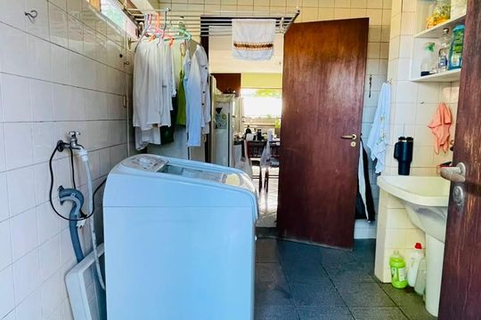 Lavanderia de casa de condomínio para alugar com 5 quartos, 750m² em Granja Viana Ii, Cotia