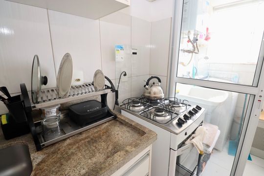 Cozinha de apartamento para alugar com 1 quarto, 56m² em Piatã, Salvador