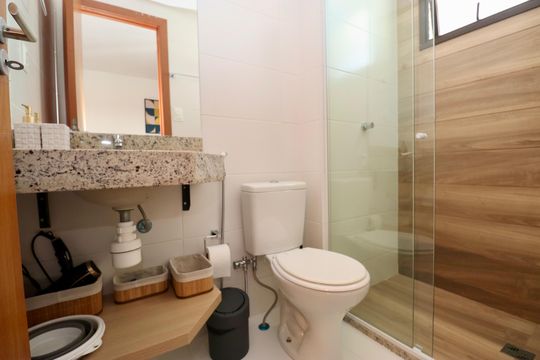 Banheiro de kitnet/studio para alugar com 1 quarto, 22m² em Caminho das Árvores, Salvador