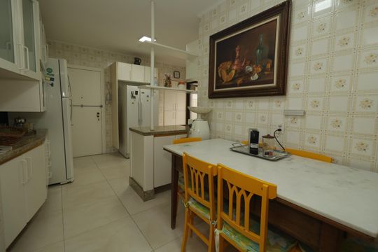 Cozinha de apartamento à venda com 4 quartos, 156m² em Aclimação, São Paulo
