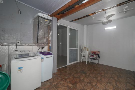 Área de Serviço de casa à venda com 4 quartos, 102m² em Santa Rosa de Lima, Porto Alegre