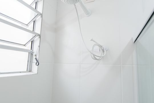 Banheiro de apartamento para alugar com 2 quartos, 46m² em Vila São José, Taubaté