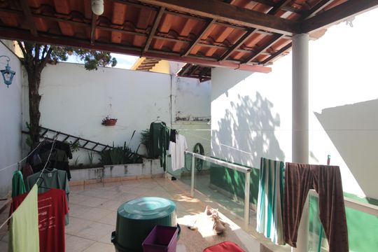 Área de Serviço de casa à venda com 3 quartos, 300m² em São José, Belo Horizonte