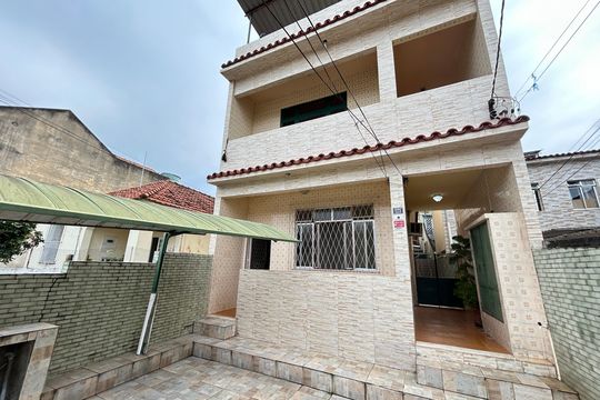 Fachada de casa para alugar com 2 quartos, 85m² em Piedade, Rio de Janeiro