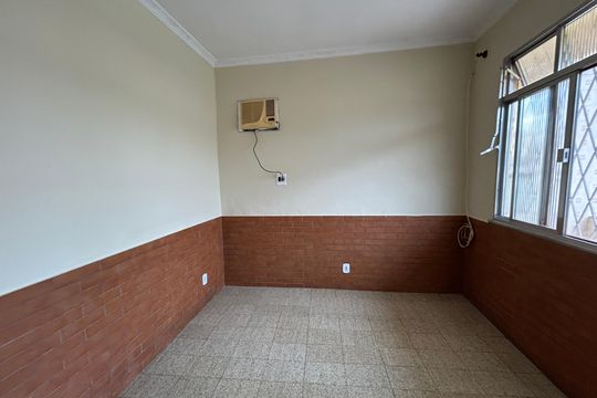 Sala de casa para alugar com 2 quartos, 85m² em Piedade, Rio de Janeiro