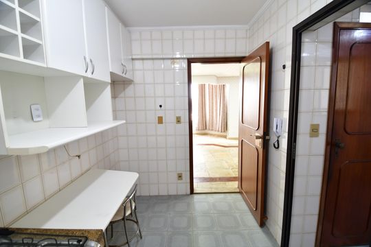 Cozinha de apartamento para alugar com 2 quartos, 87m² em Vila Rossi Borghi E Siqueira, Campinas