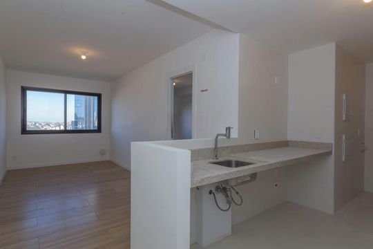 Cozinha de apartamento à venda com 1 quarto, 43m² em Petrópolis, Porto Alegre