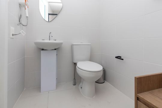 Banheiro de kitnet/studio à venda com 1 quarto, 28m² em Campo Belo, São Paulo