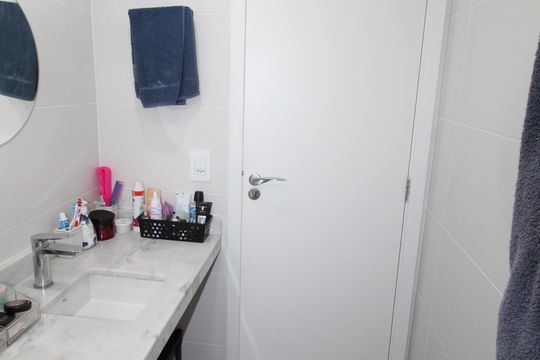 Banheiro da Suíte 2 de apartamento para alugar com 2 quartos, 77m² em Jardim Satélite, São José dos Campos