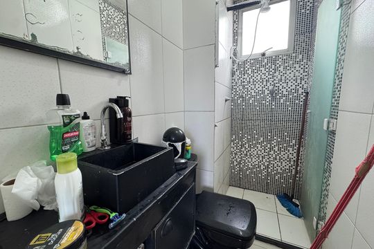 Banheiro de apartamento para alugar com 2 quartos, 38m² em Jardim Boa Vista (zona Oeste), Osasco