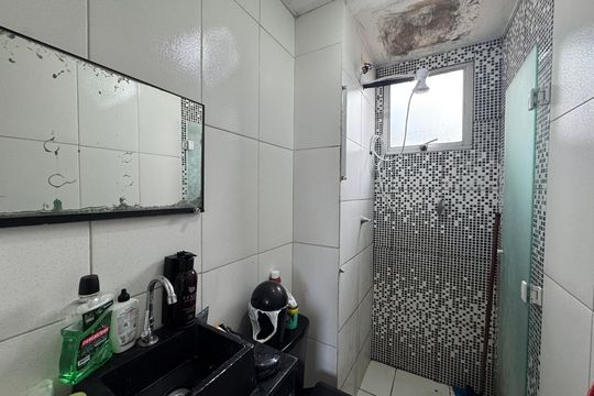 Banheiro de apartamento para alugar com 2 quartos, 38m² em Jardim Boa Vista (zona Oeste), Osasco