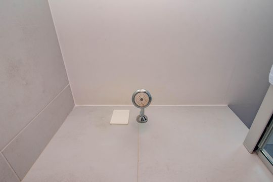 Banheiro Social de apartamento para alugar com 2 quartos, 65m² em Jardim Lindóia, Porto Alegre