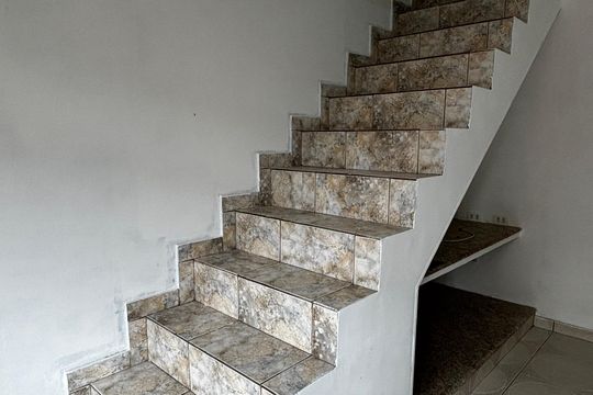 Escada de casa para alugar com 2 quartos, 125m² em Vila Sao Pedro, Santo André