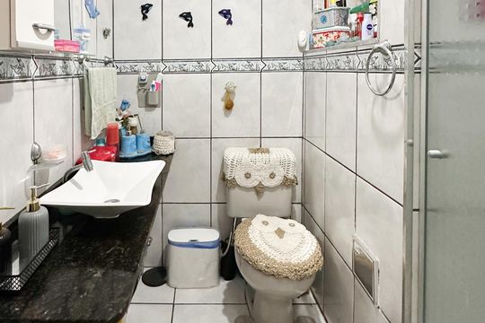 Banheiro Social de casa à venda com 2 quartos, 80m² em Baeta Neves, São Bernardo do Campo