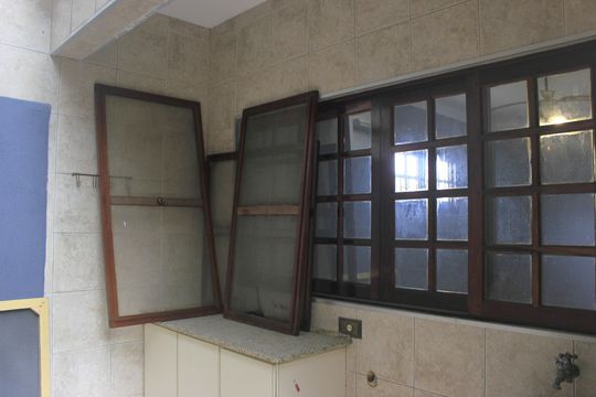 Quintal e lavanderia de casa à venda com 3 quartos, 210m² em Parque Goncalves Junior, Guarulhos