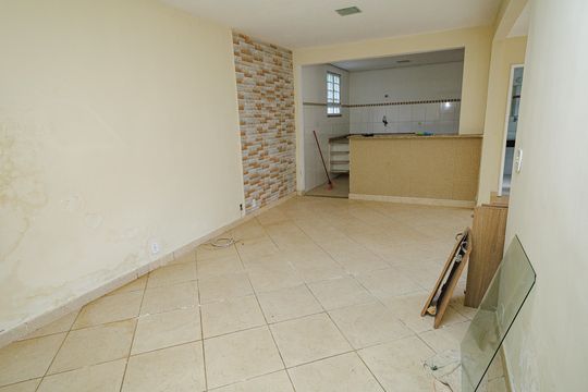 Sala de casa à venda com 4 quartos, 247m² em Campo Grande, Rio de Janeiro