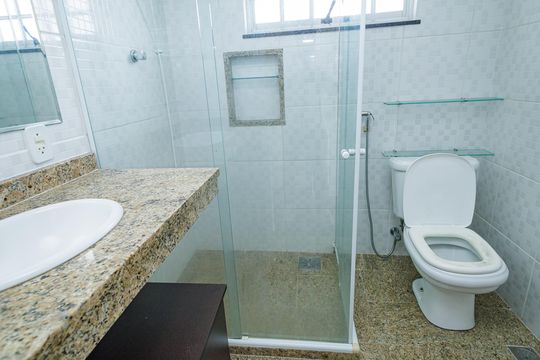 Banheiro de casa à venda com 4 quartos, 247m² em Campo Grande, Rio de Janeiro