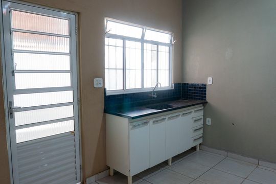 Cozinha de casa para alugar com 2 quartos, 200m² em Jardim Primavera, Paulínia