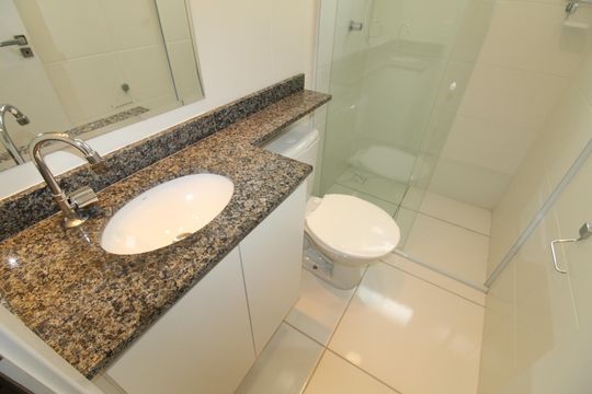 Banheiro da Suíte de apartamento para alugar com 2 quartos, 52m² em Colinas do Paratehy, São José dos Campos