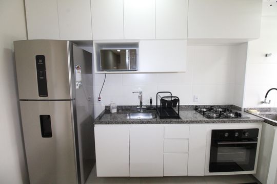 Cozinha de apartamento para alugar com 2 quartos, 52m² em Colinas do Paratehy, São José dos Campos