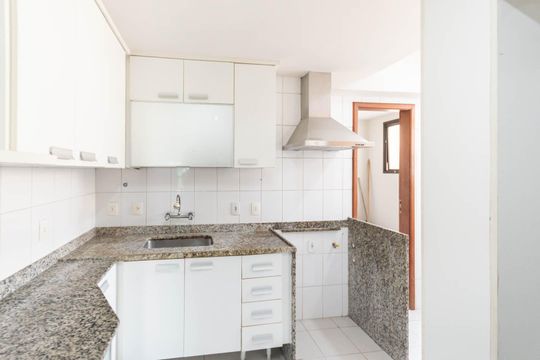 Cozinha de apartamento à venda com 3 quartos, 210m² em Tijuca, Rio de Janeiro