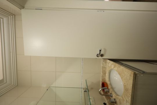 Banheiro da Suíte 2 de casa de condomínio para alugar com 2 quartos, 151m² em Vila Marari, São Paulo