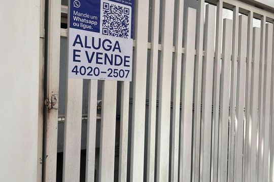 Placa de casa de condomínio para alugar com 2 quartos, 151m² em Vila Marari, São Paulo