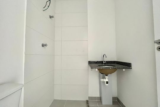 Banheiro de kitnet/studio à venda com 1 quarto, 20m² em Vila Clementino, São Paulo