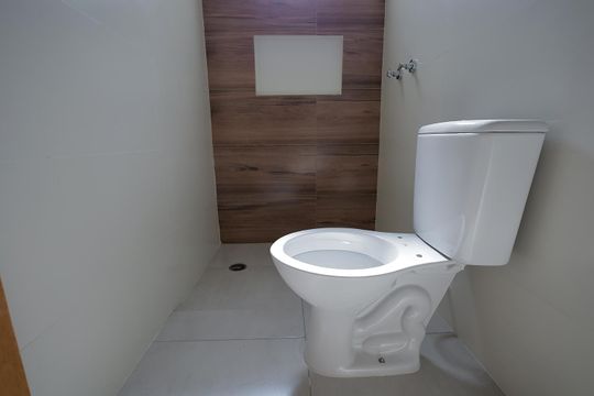 Banheiro de apartamento à venda com 2 quartos, 54m² em Vila Pires, Santo André