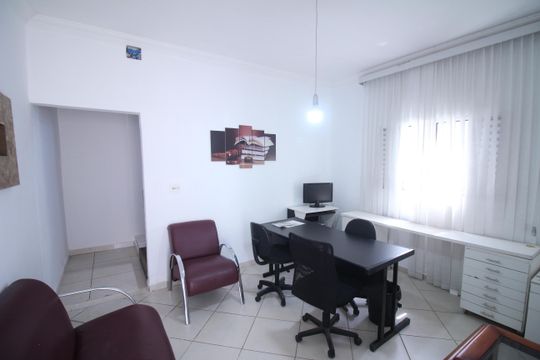 Casa para alugar com 4 quartos, 200m² em Bairro da Glória, Contagem