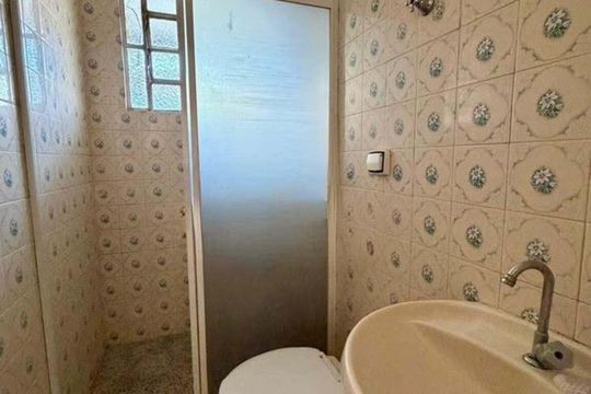Banheiro de apartamento para alugar com 1 quarto, 48m² em Passo d’Areia, Porto Alegre