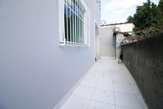 Quintal de casa para alugar com 4 quartos, 250m² em Tanque, Rio de Janeiro